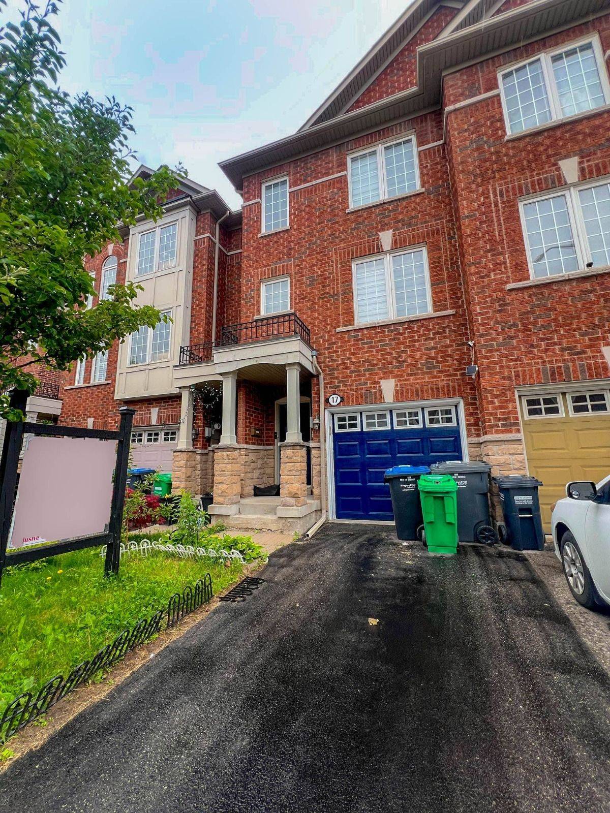 17 Rock Haven LN, Brampton, ON L6X 0H2