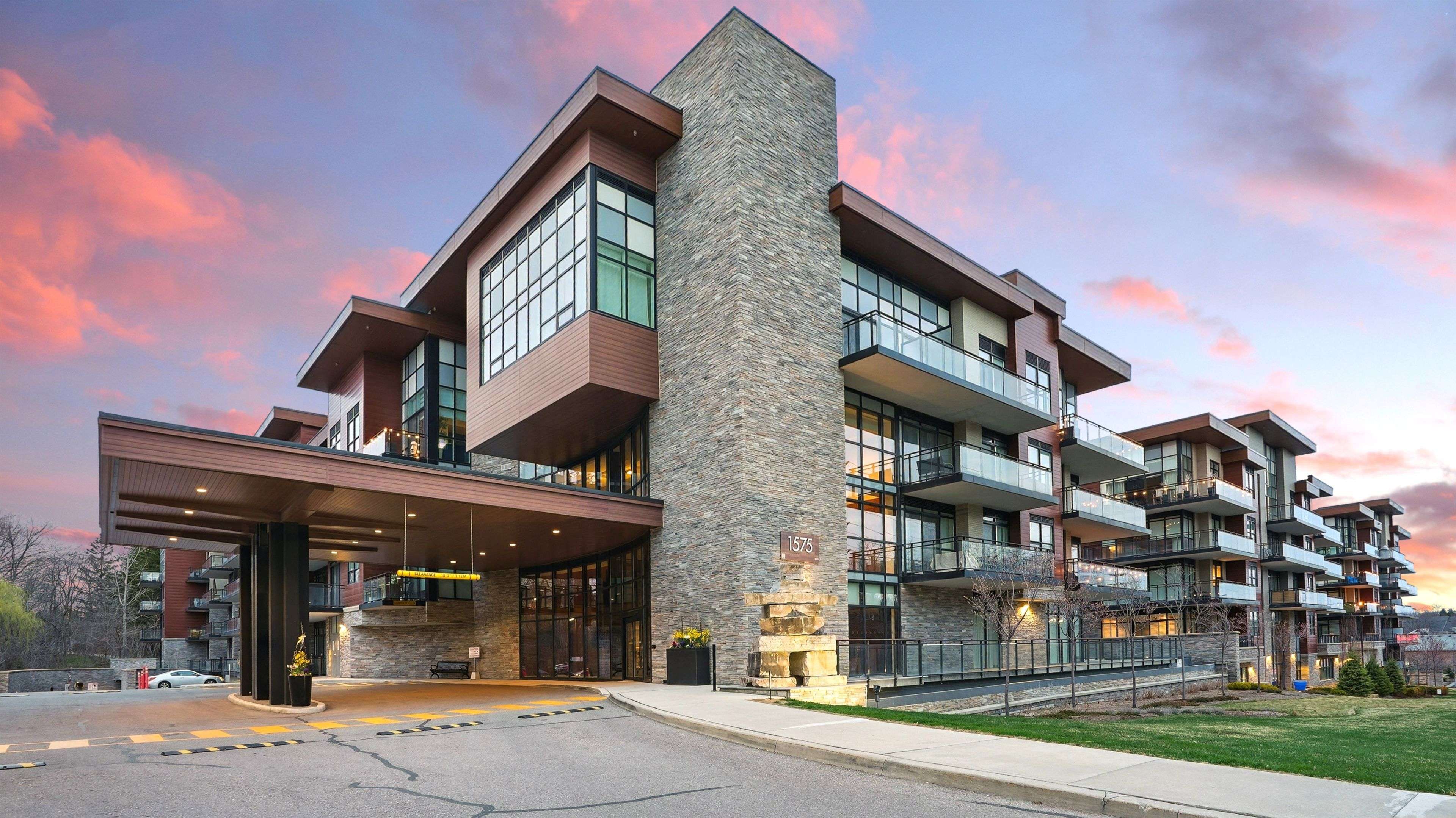1575 Lakeshore RD W #415, Mississauga, ON L5J 0B1