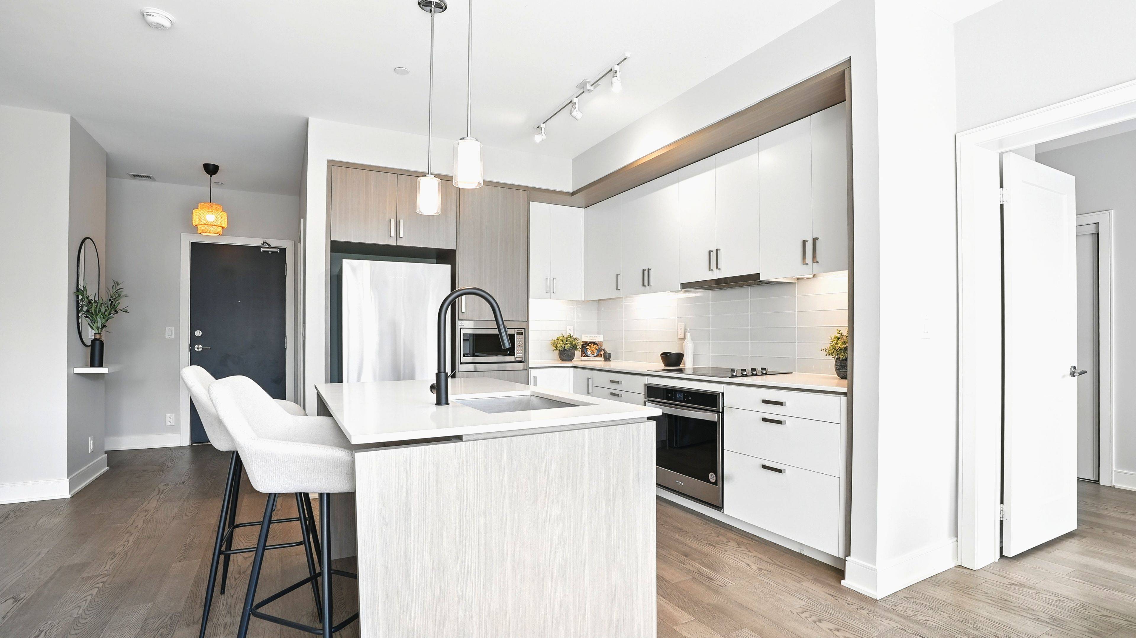 Mississauga, ON L5J 0B1,1575 Lakeshore RD W #415