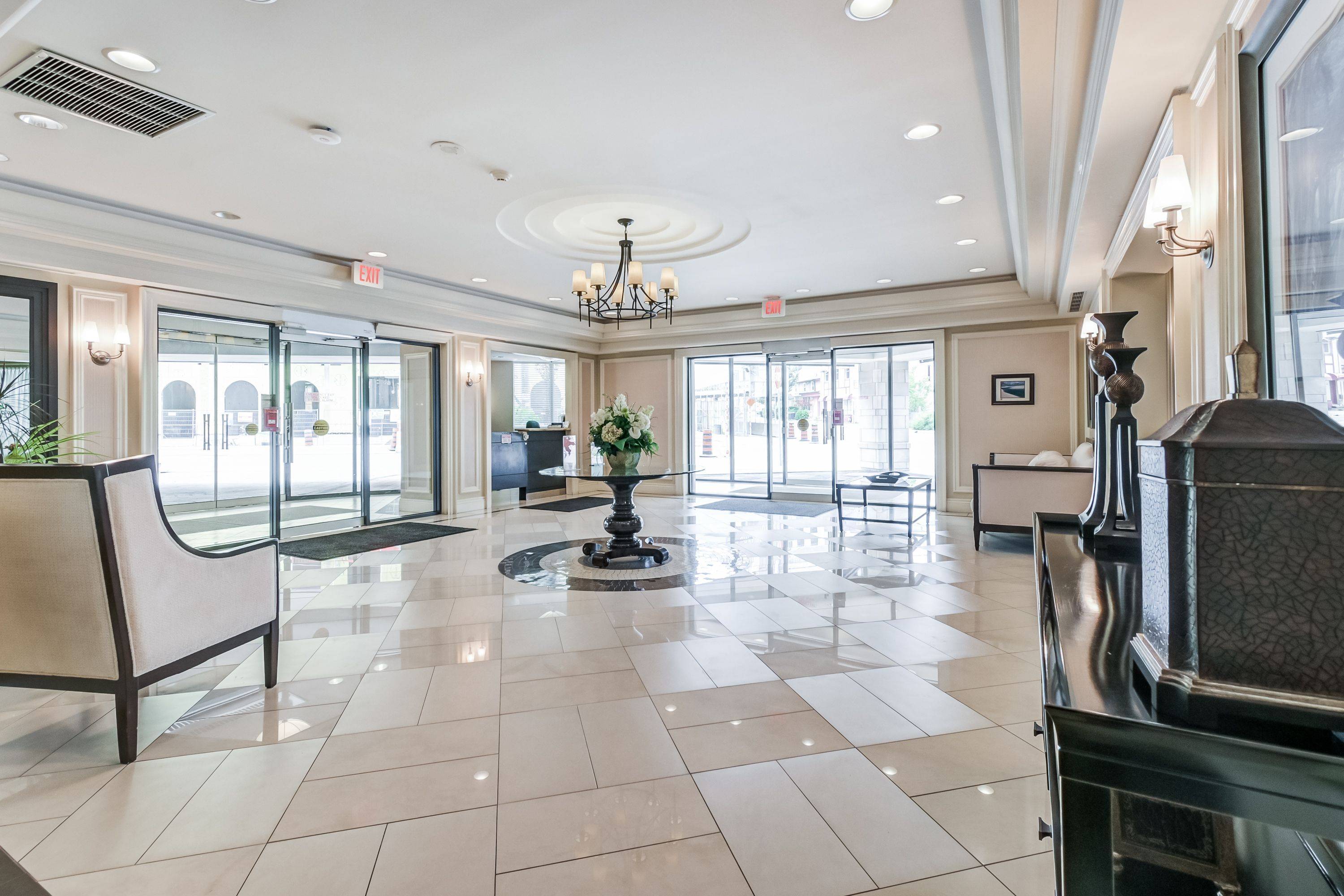 Toronto W08, ON M8X 3A3,25 Earlington AVE #309