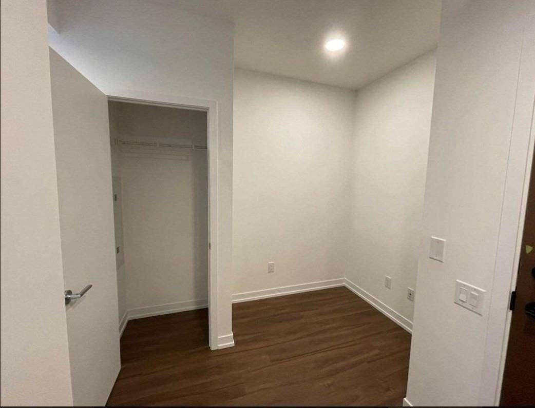Mississauga, ON L5B 4N1,4065 Confederation Pkwy #3803