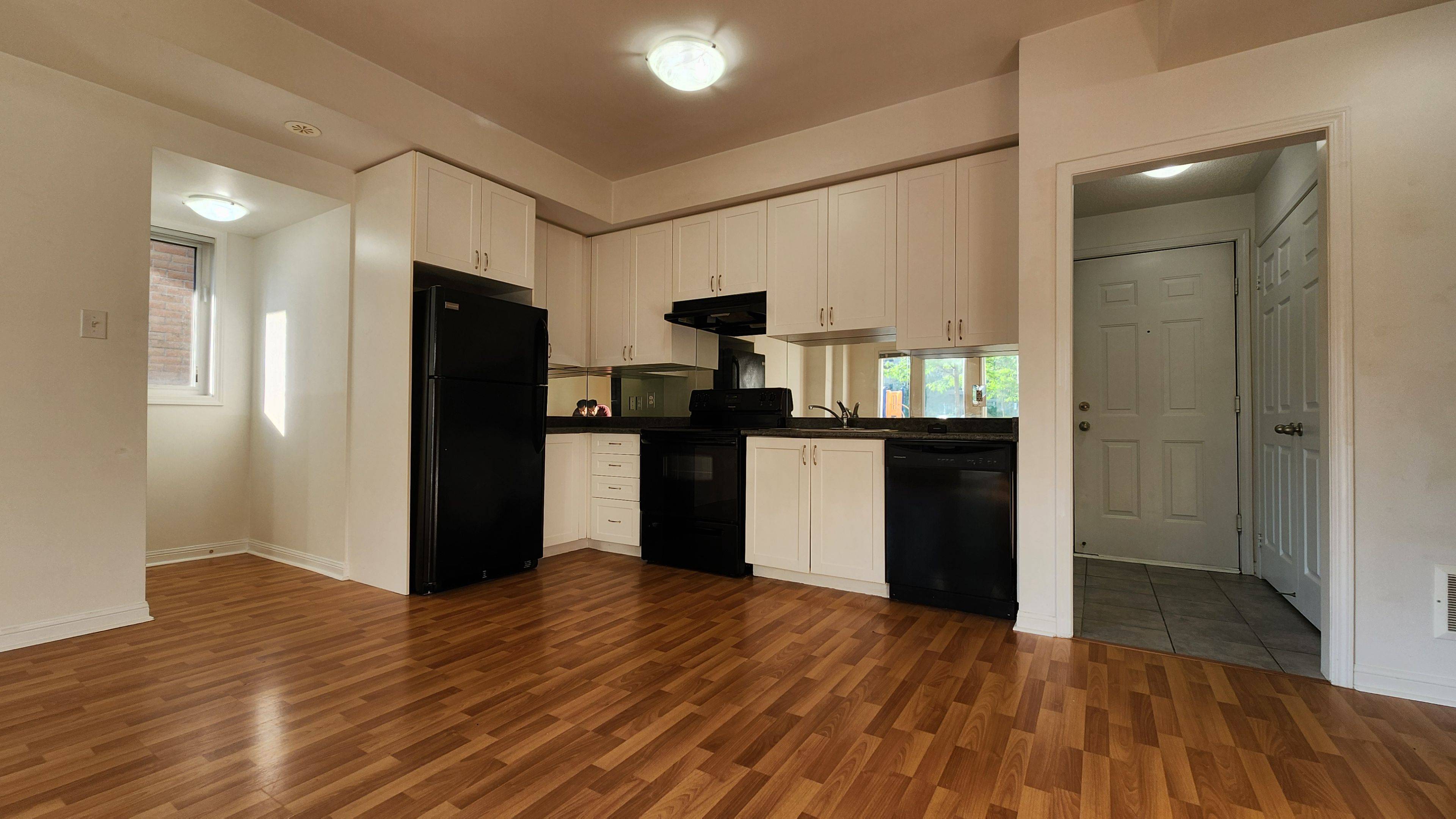 Mississauga, ON L5M 0L7,5650 Winston Churchill BLVD #80
