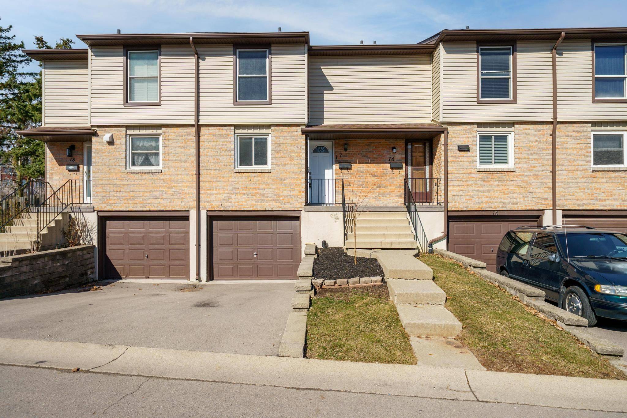 10 Angus RD #17, Hamilton, ON L8K 6K3