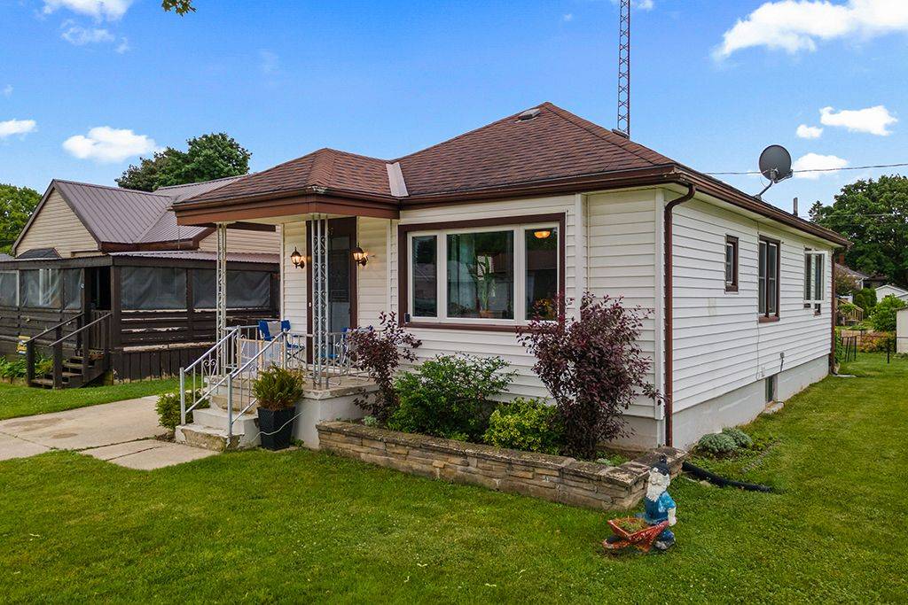 Arran-elderslie, ON N0G 1L0,57 7th St SE ST