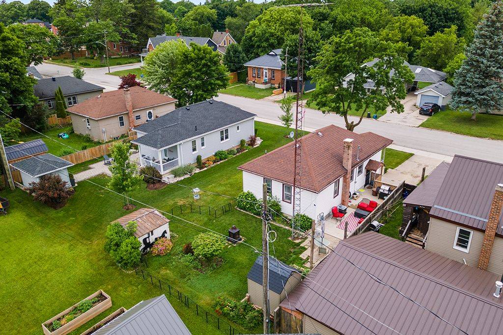 Arran-elderslie, ON N0G 1L0,57 7th St SE ST