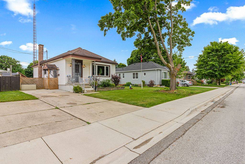 Arran-elderslie, ON N0G 1L0,57 7th St SE ST