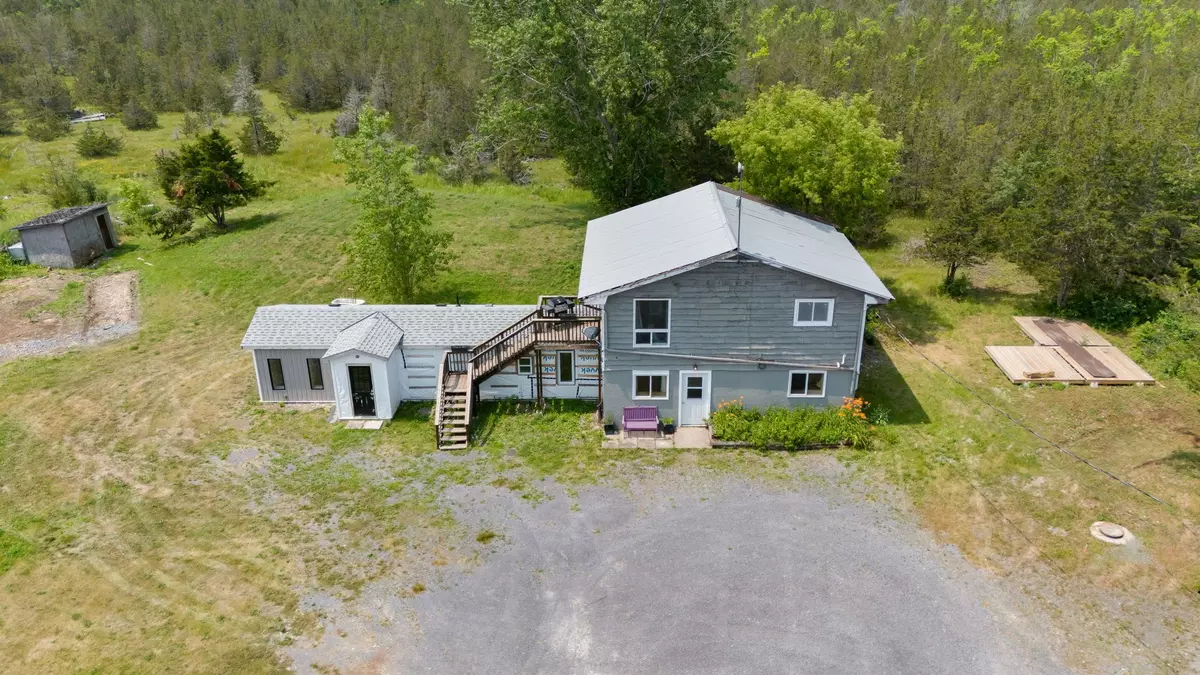 Loyalist, ON K0H 2H0,780 Wing RD