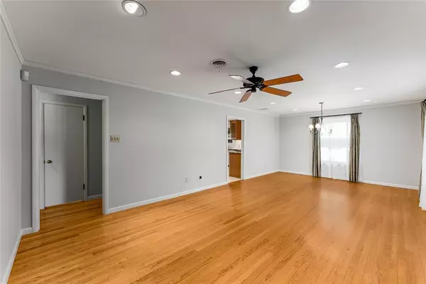 Dallas, TX 75211,2704 Sunset Avenue