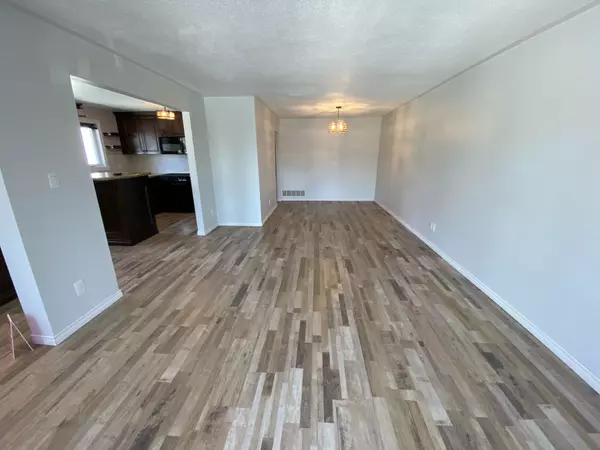 Toronto C15, ON M2J 3L3,11 Pindar CRES