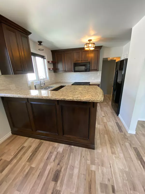 Toronto C15, ON M2J 3L3,11 Pindar CRES