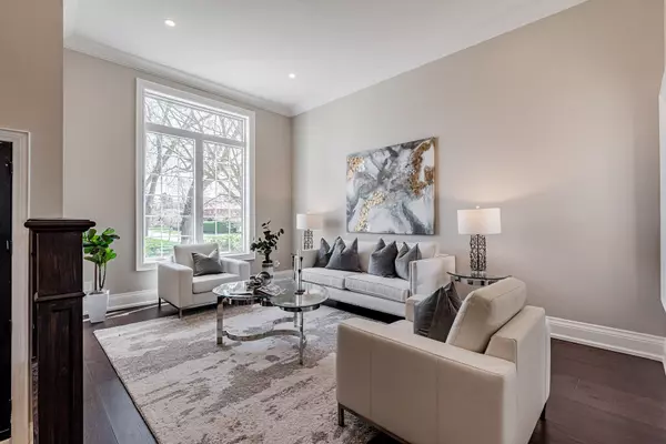 Pickering, ON L1W 1M8,802 Fairview AVE