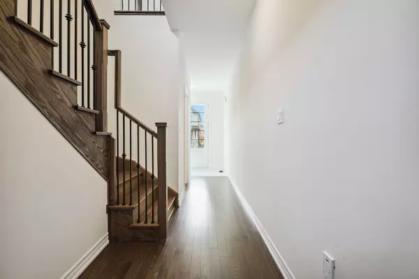 Oshawa, ON L1K 3G3,208 Ronald Guscott ST