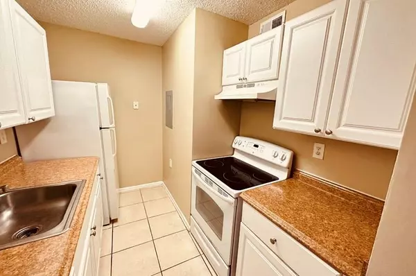 West Palm Beach, FL 33411,1162 Lake Terry Dr #H
