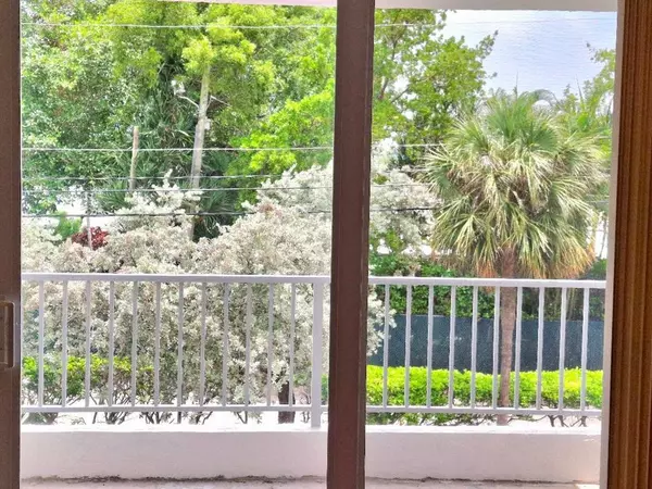 Pompano Beach, FL 33062,1421 S Ocean Blvd #206