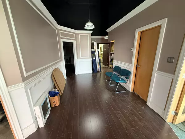 Vaughan, ON L4L 5Y2,190 Marycroft AVE #6