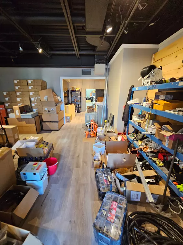 Barrie, ON L4N 8W8,102 COMMERCE PARK DR #12