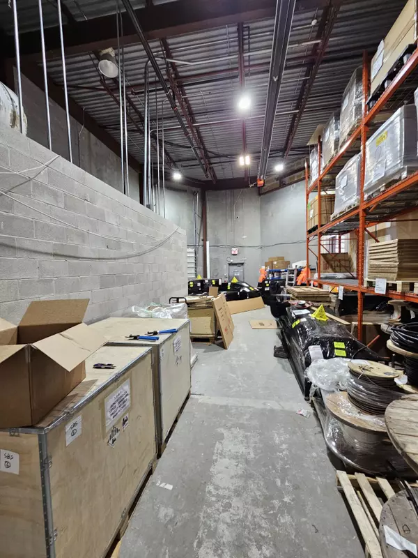 Barrie, ON L4N 8W8,102 COMMERCE PARK DR #12