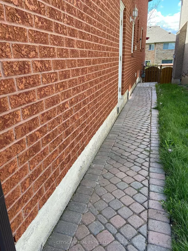 Mississauga, ON L5V 1T8,1445 Daniel Creek RD #Bsmt