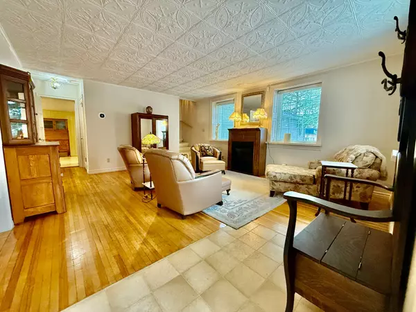 South Bruce, ON N0G 2J0,53 Elora ST