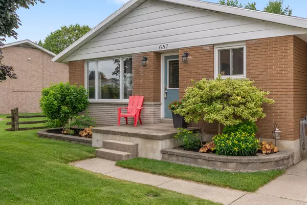 Hanover, ON N4N 3G9,657 14th ST