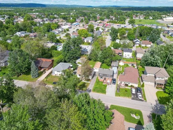 North Bay, ON P1A 1V9,136 Campbell AVE