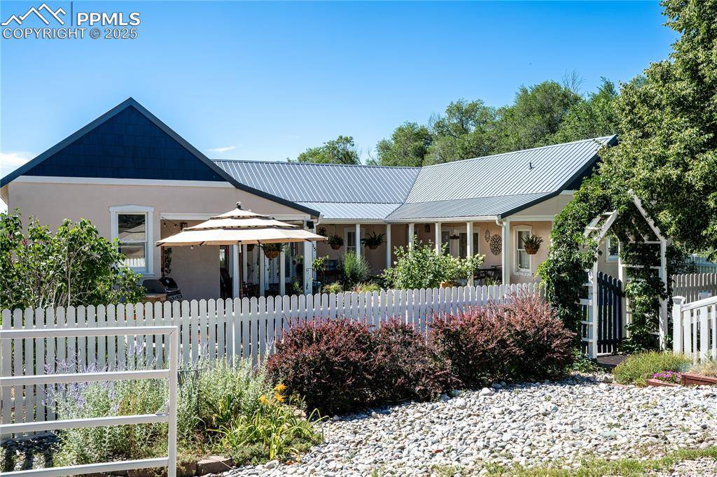 15 Cypress LN, Colorado Springs, CO 80906