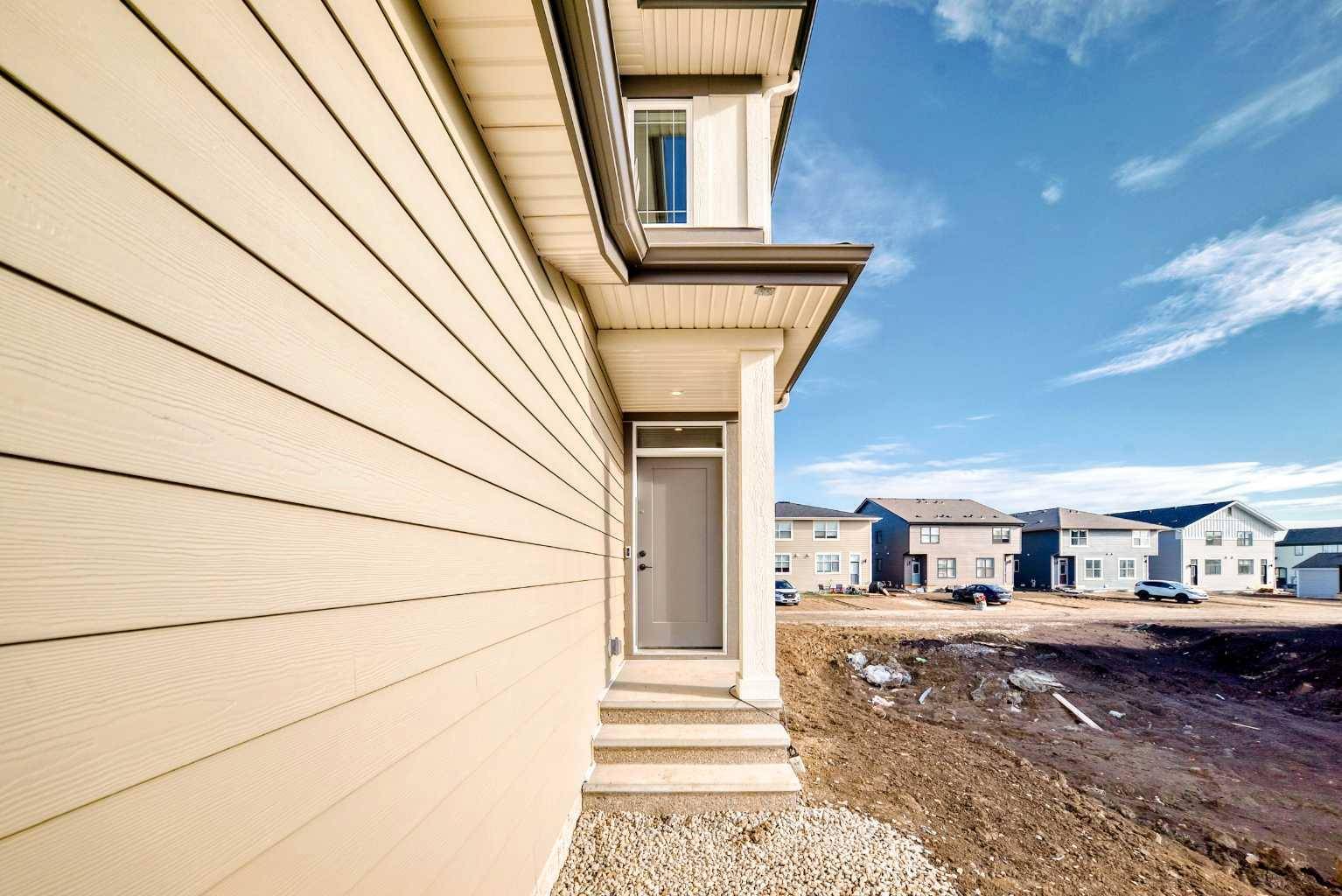 Calgary, AB T3M 3T5,28 Magnolia GN SE