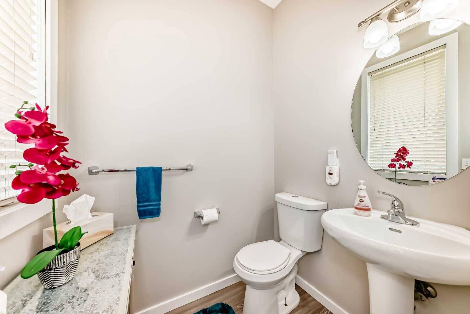 Calgary, AB T2Y 5C7,304 Eversyde CIR SW