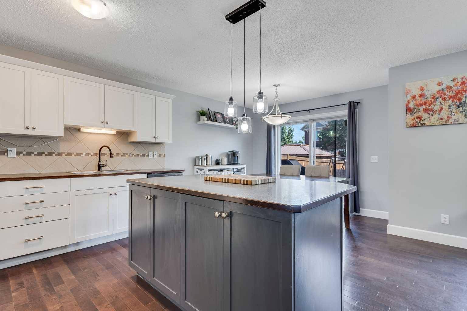 Airdrie, AB T4B 0N5,1324 Windstone RD Southwest