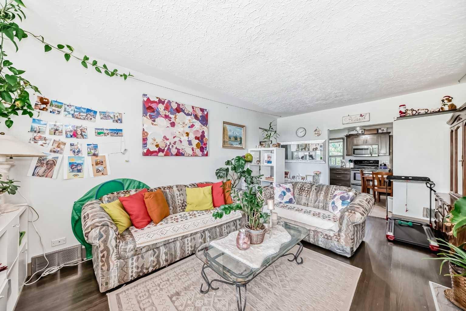 Calgary, AB T2T 1E7,2121 26 AVE SW #4