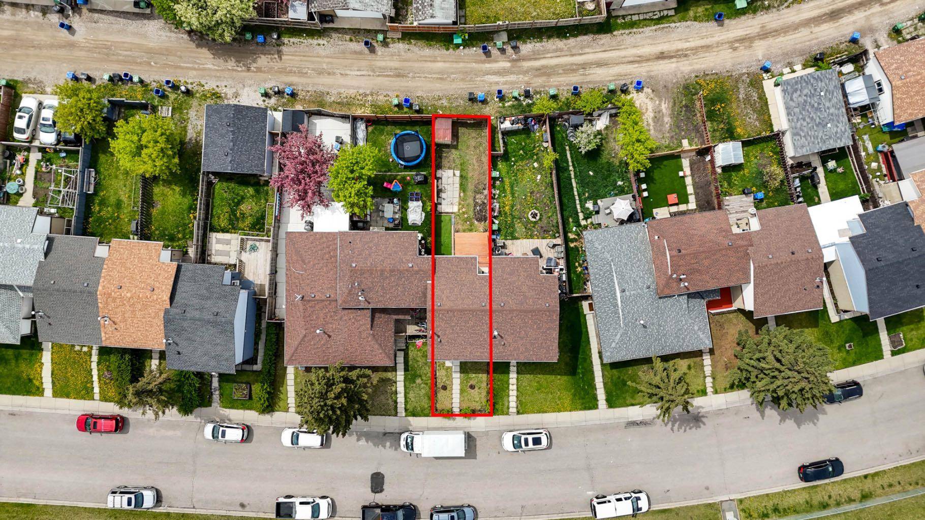 Calgary, AB T2A6M4,553 Abinger RD NE