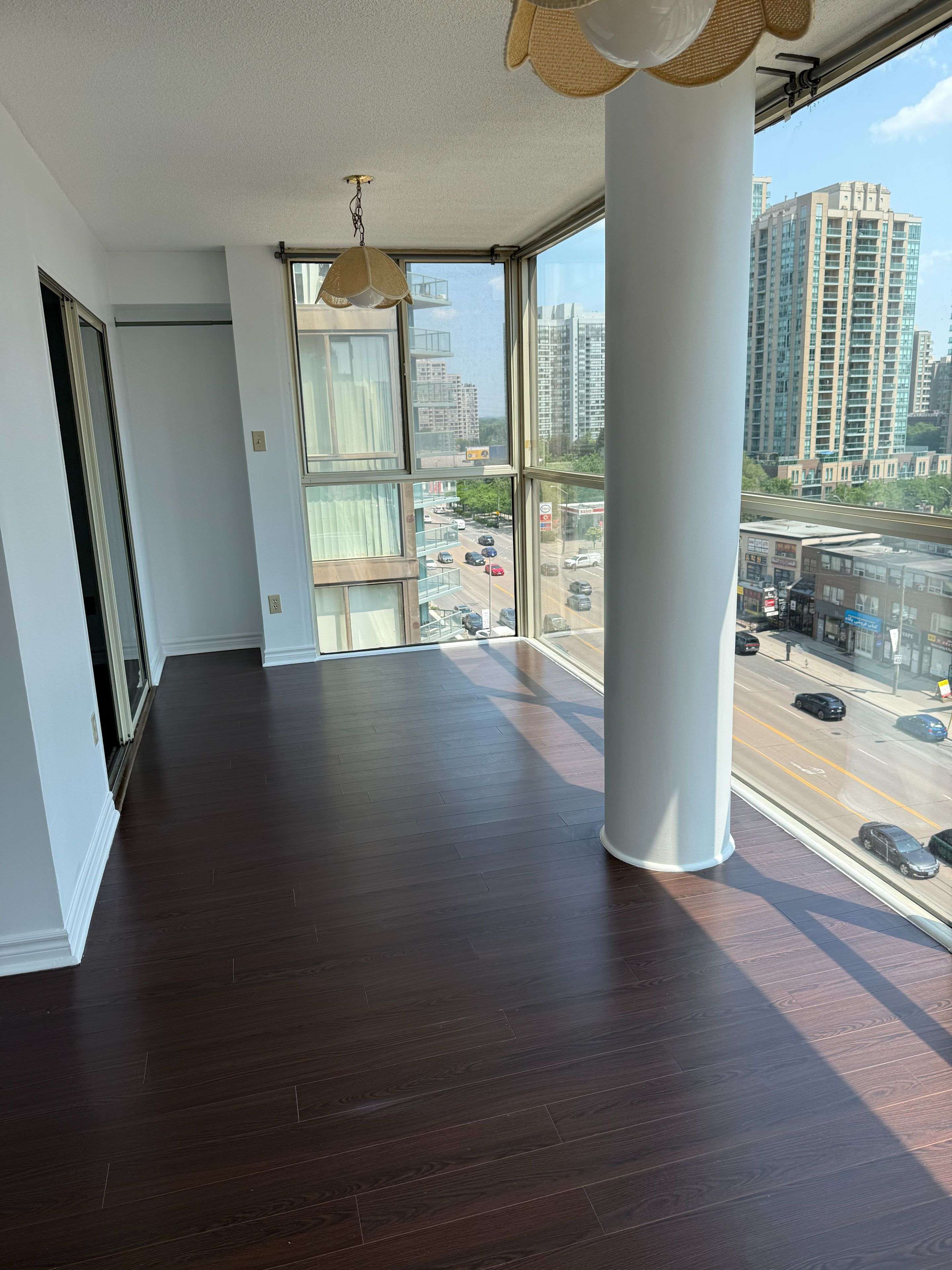 Toronto C07, ON M2N 6K7,5460 Yonge ST #806