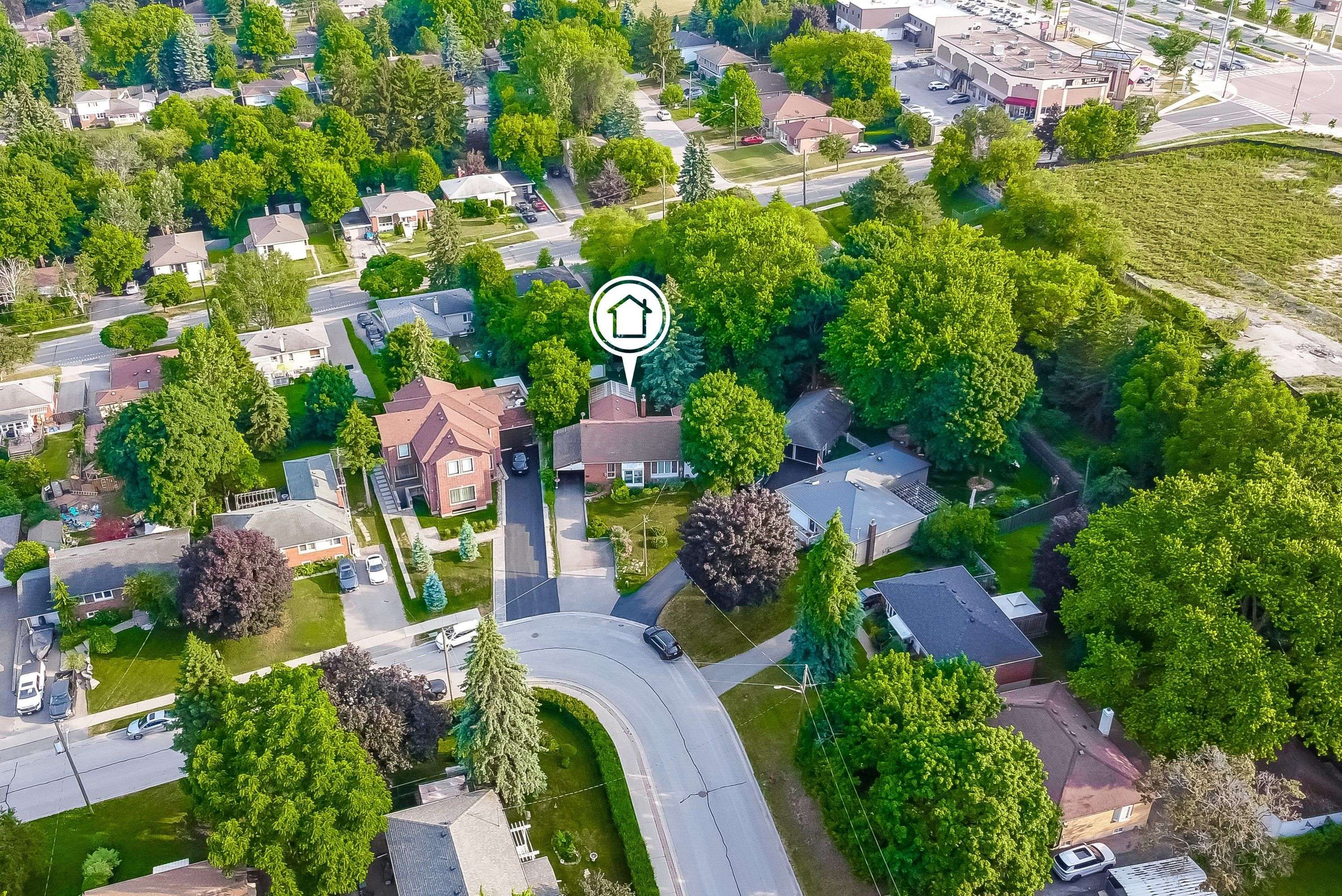 Newmarket, ON L3Y 2K1,76 Monkswood CRES