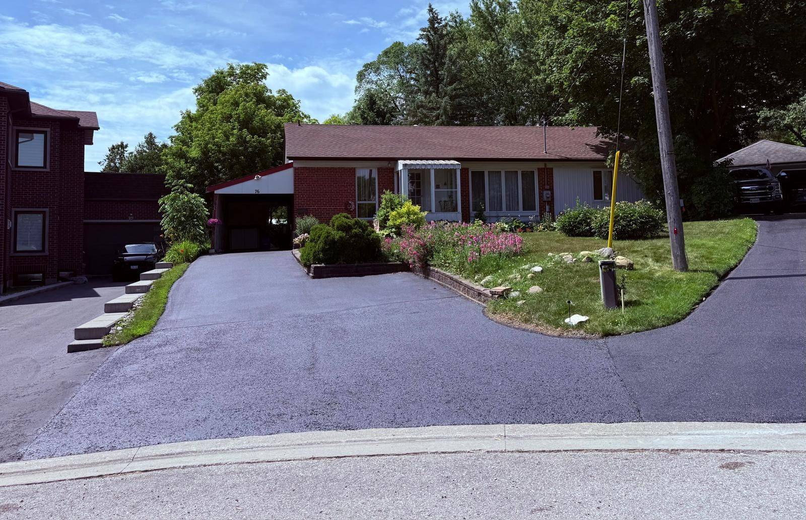 Newmarket, ON L3Y 2K1,76 Monkswood CRES