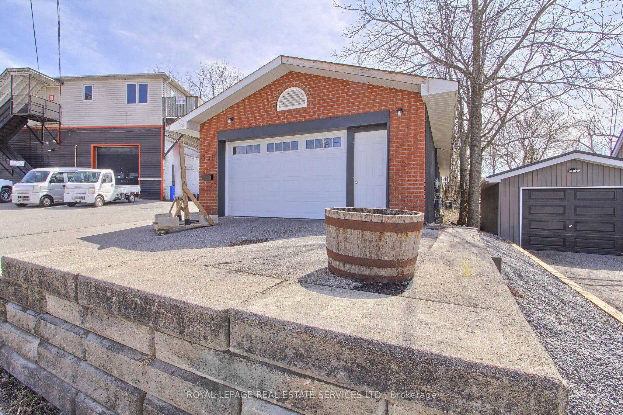 Brock, ON L0K 1A0,395 Bay ST