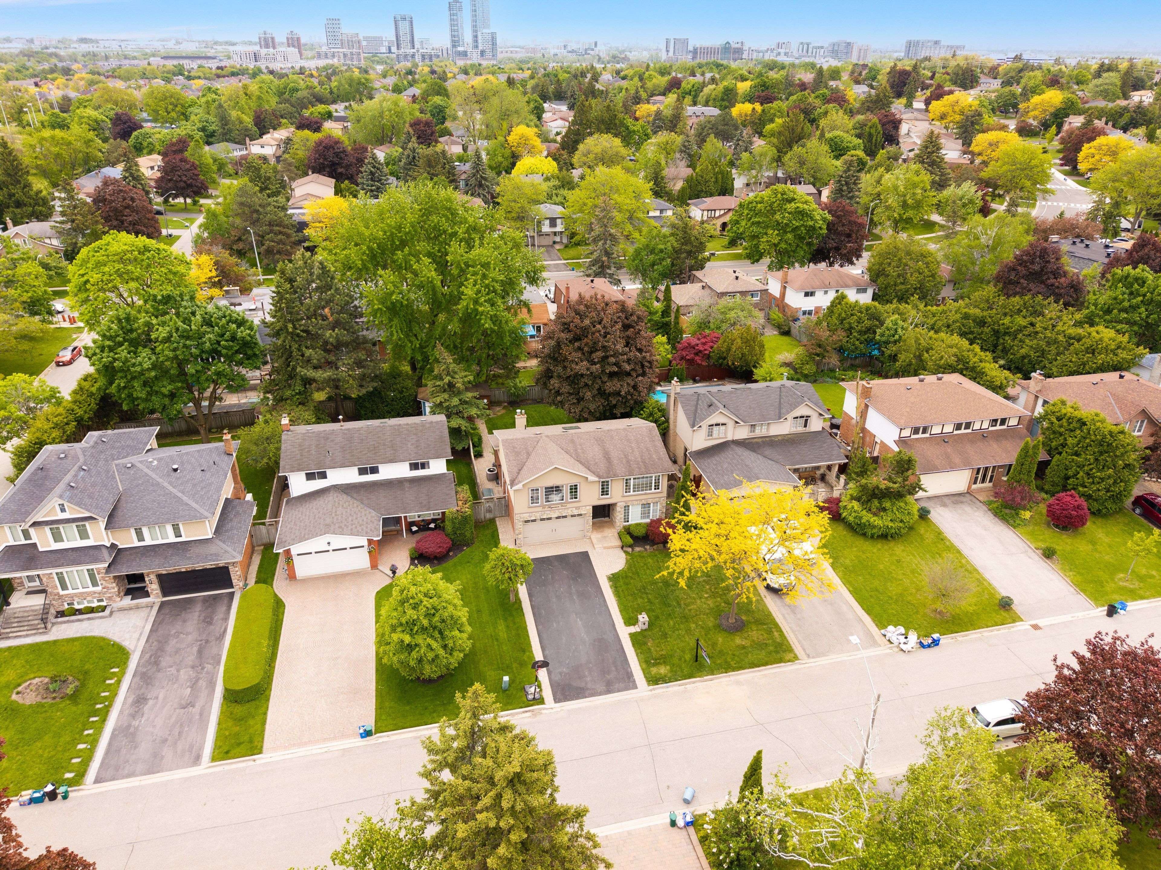 Markham, ON L3R 2A8,33 Hagerman BLVD