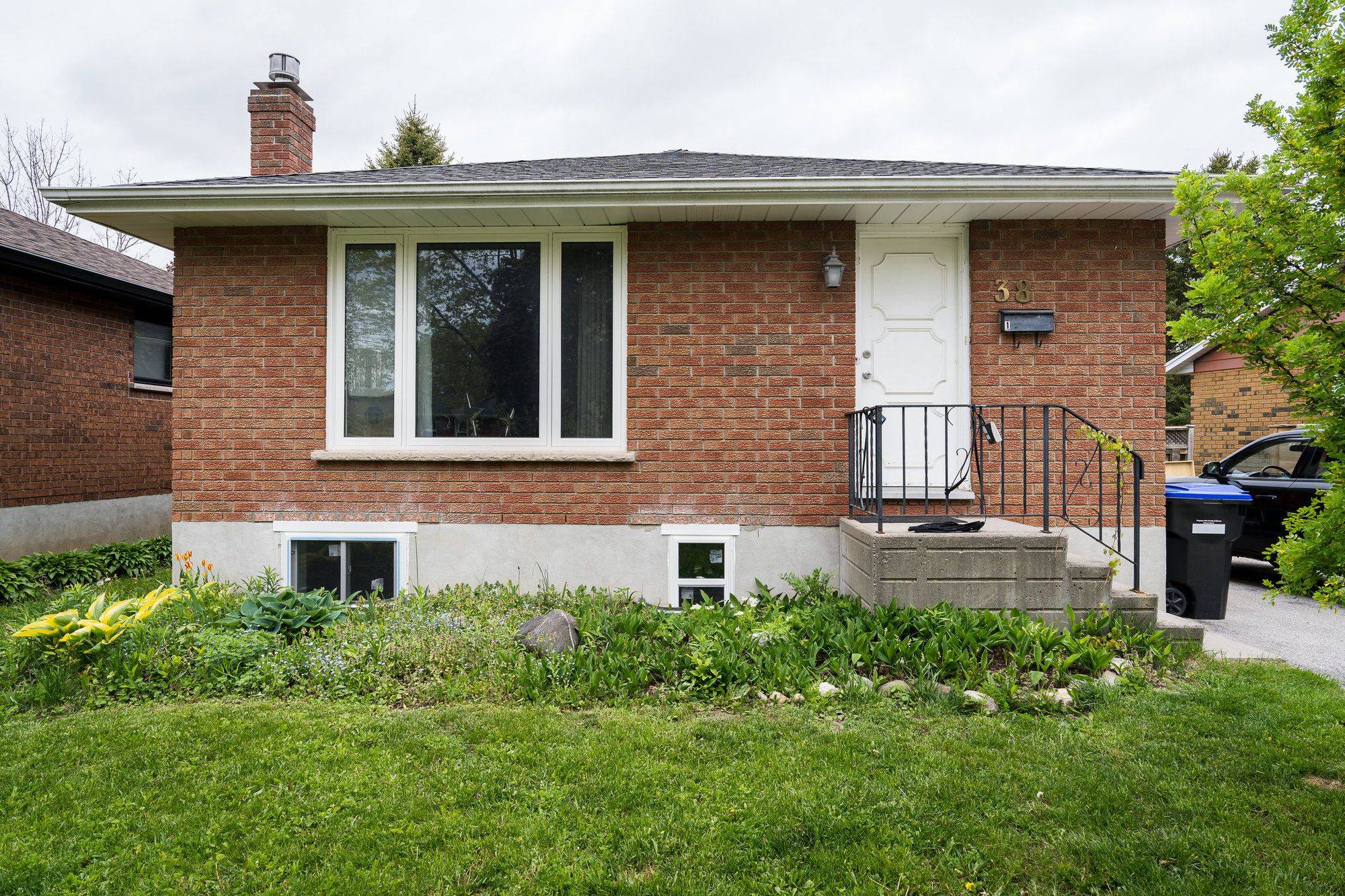 38 Sproule AVE, Collingwood, ON L9Y 4L5