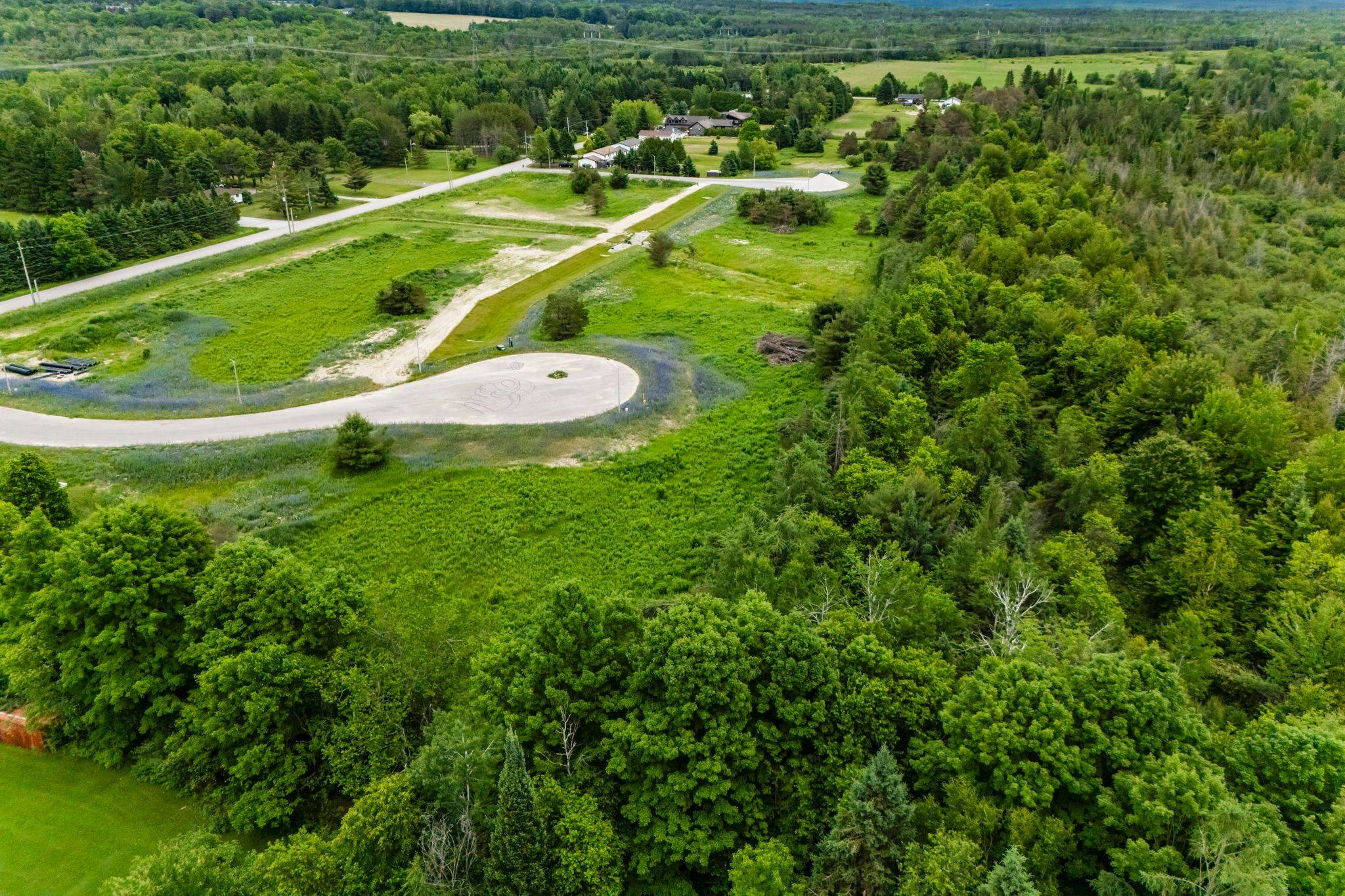 Springwater, ON L0L 1V0,14 Greenlaw CT