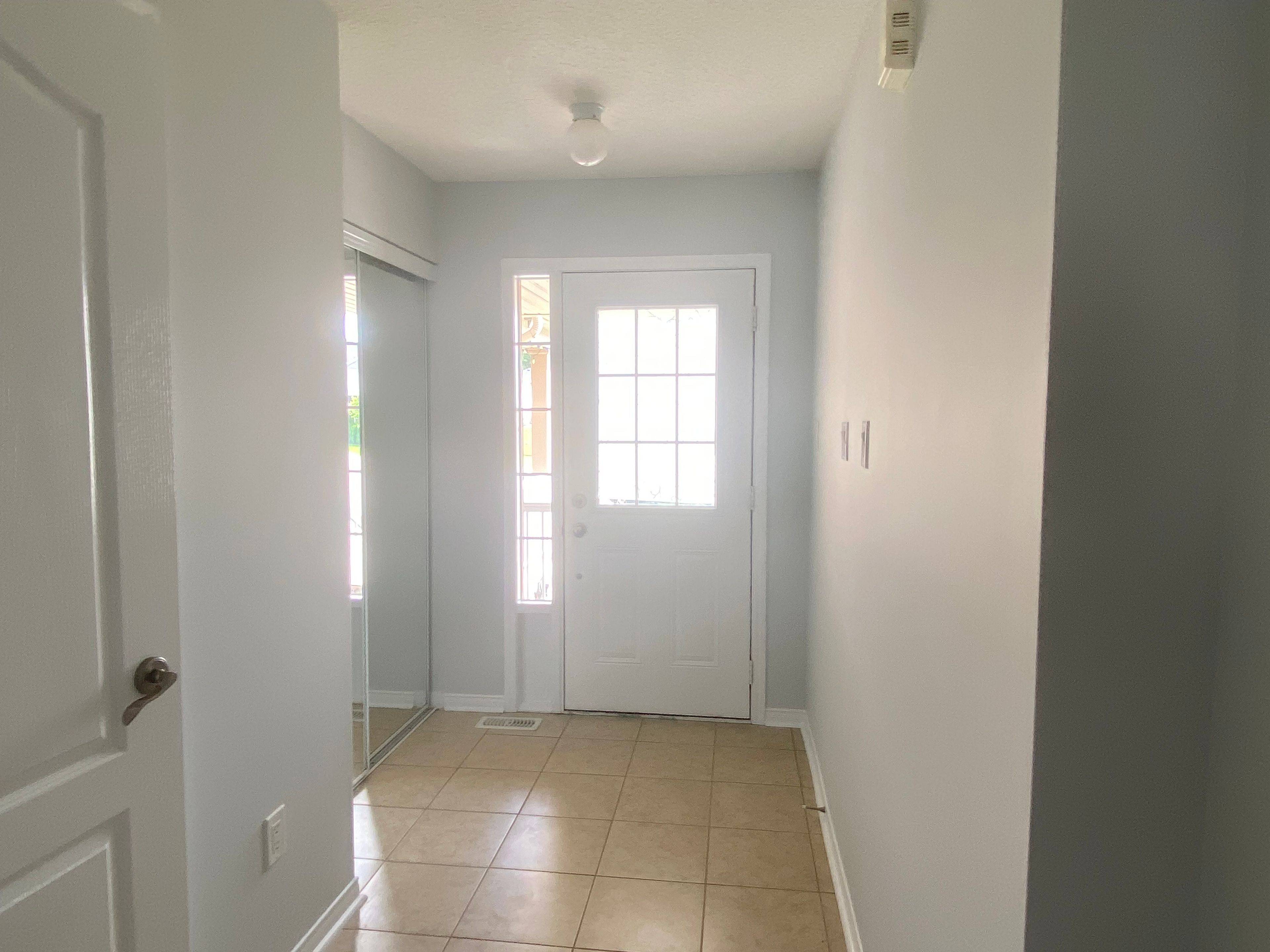 Barrie, ON L4M 0G1,16 Lancaster CT