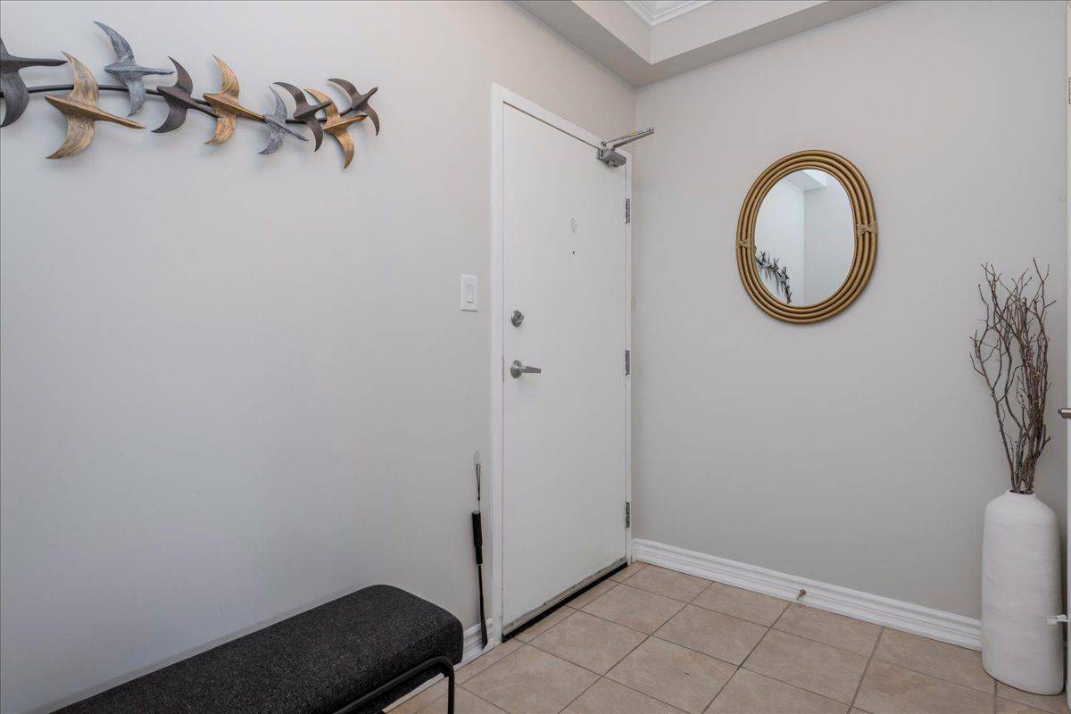 Barrie, ON L4N 5W7,45 Ferndale DR S #301