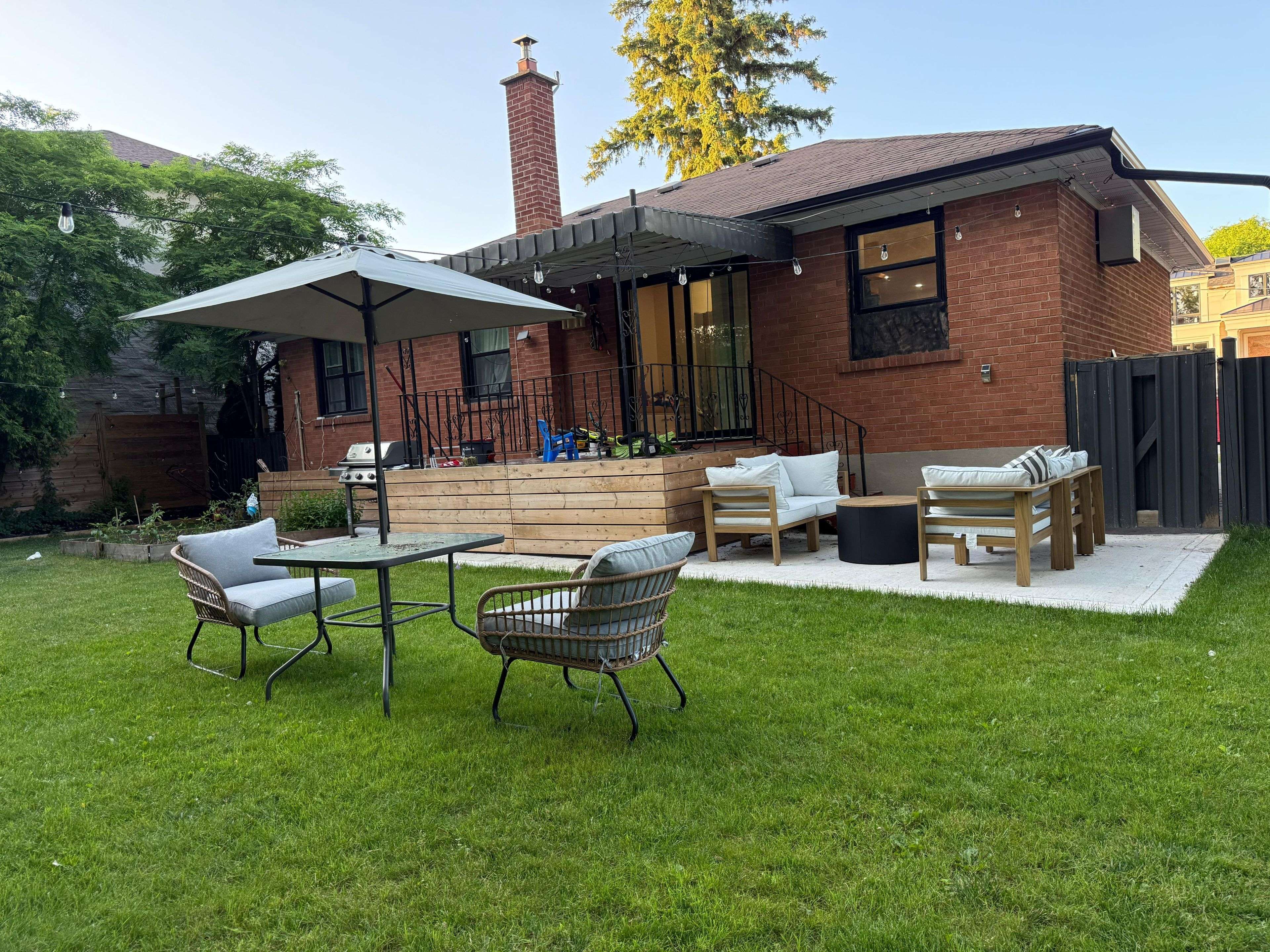Oakville, ON L6L 4X4,568 Weir AVE