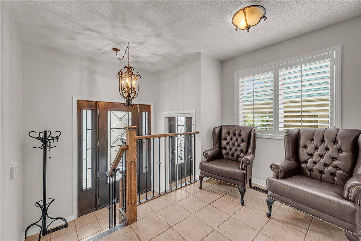 Mississauga, ON L5M 6M2,3882 Deepwood HTS
