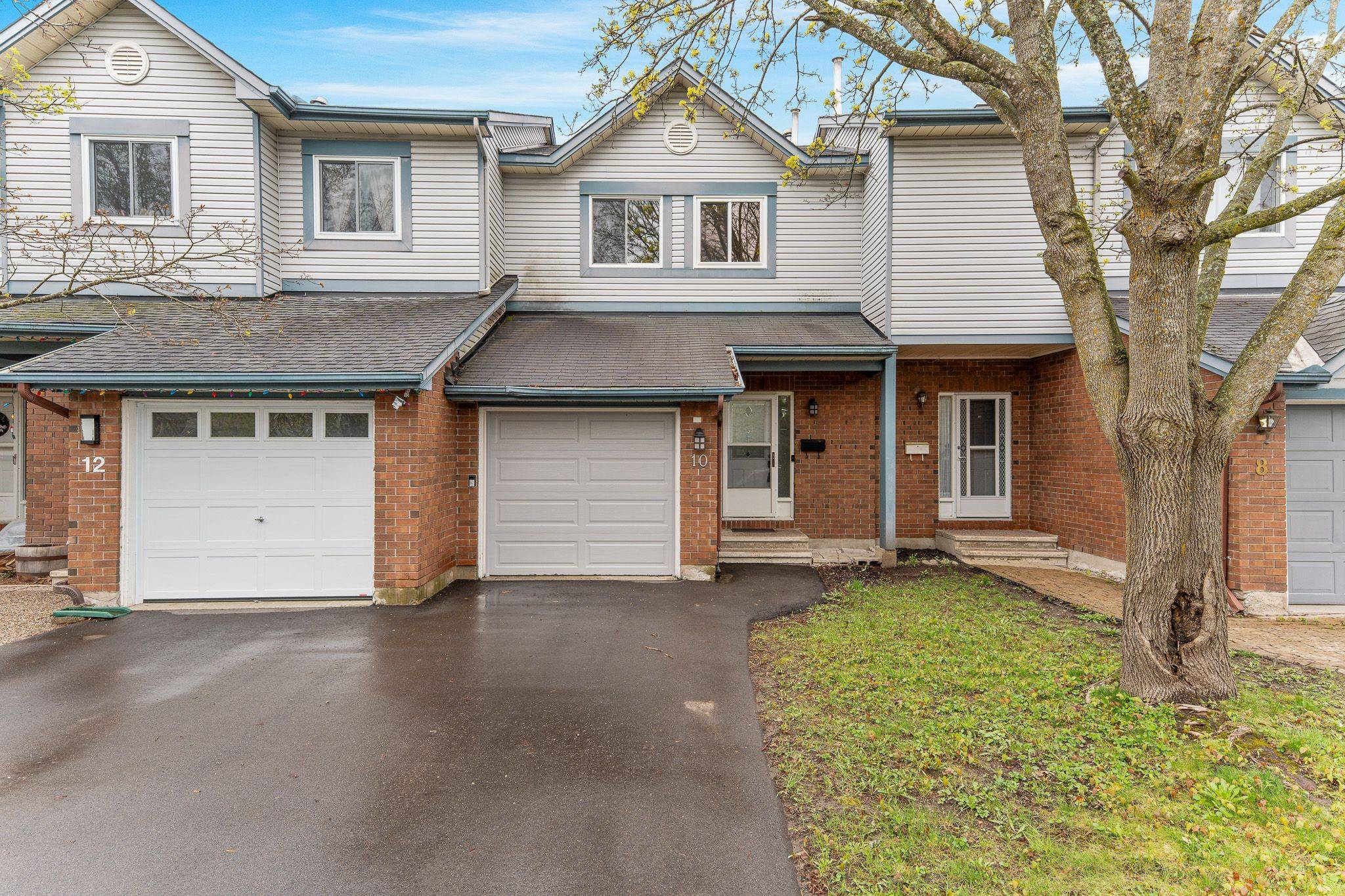 Kanata, ON K2K 2S8,10 Piper CRES