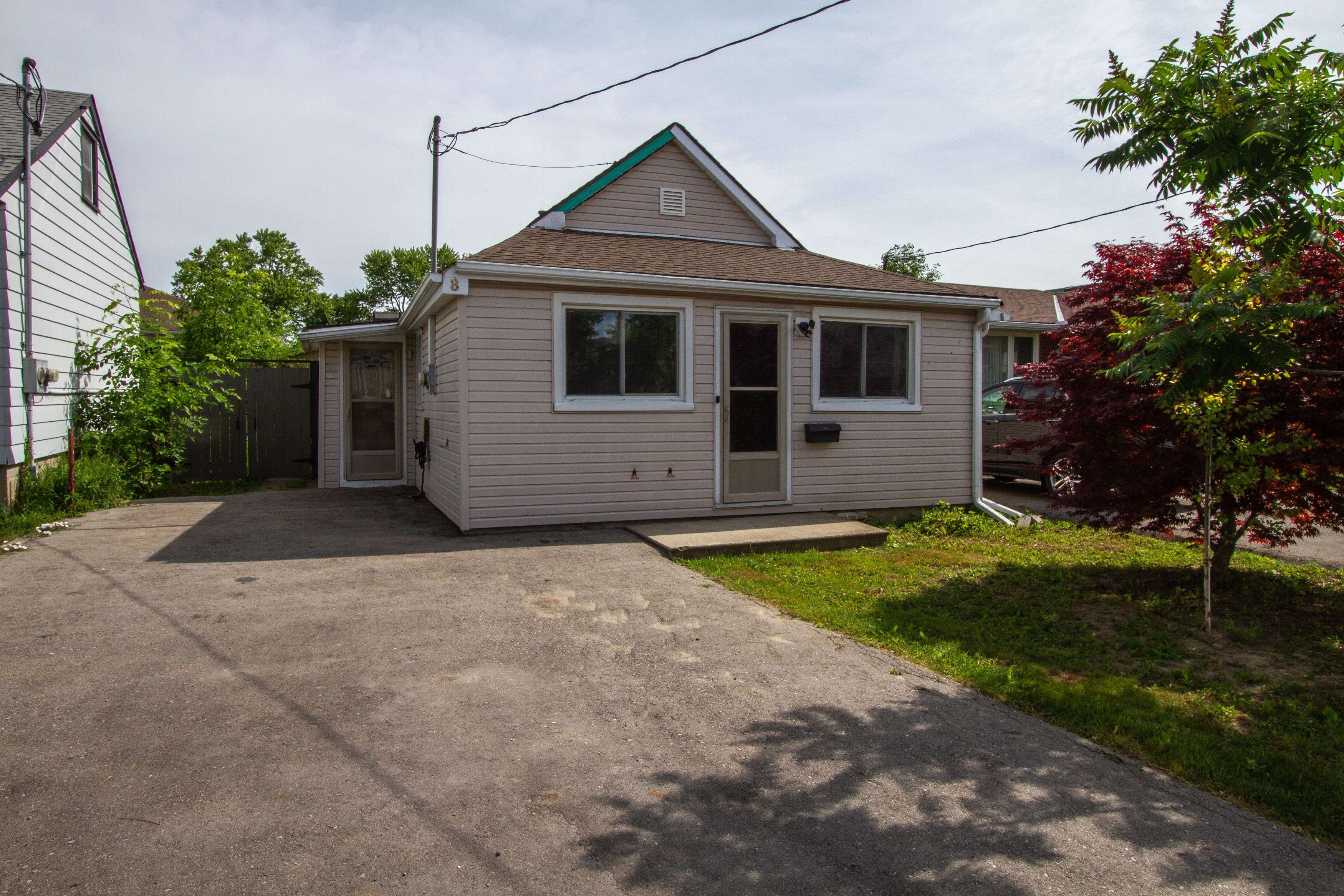 8 Kirk ST, St. Catharines, ON L2S 1B7