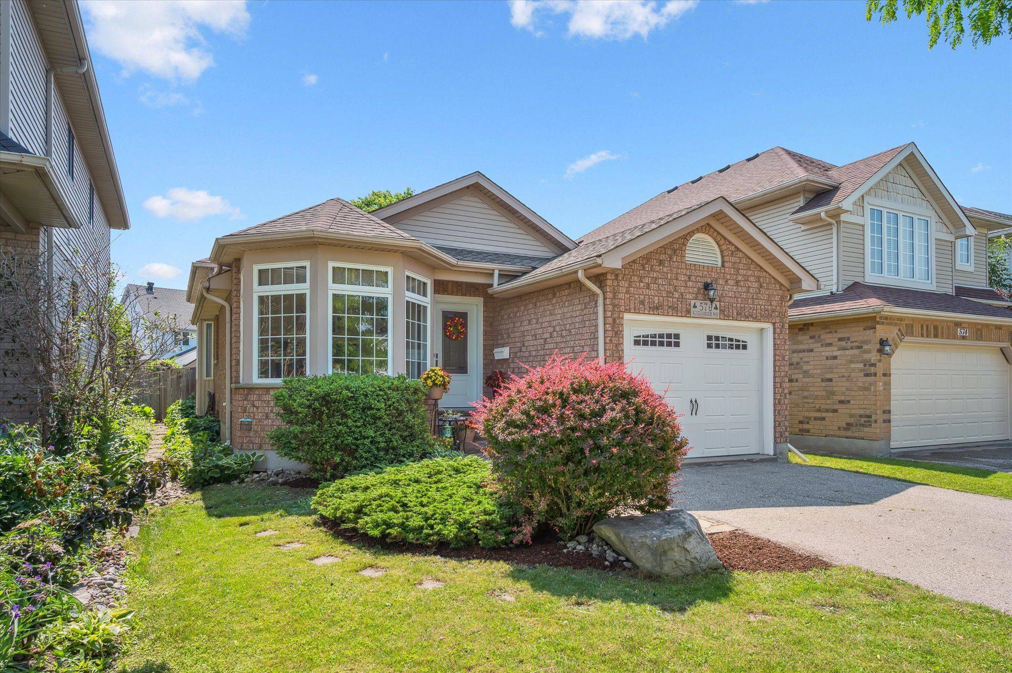 Waterloo, ON N2K 3Z5,576 Windjammer WAY