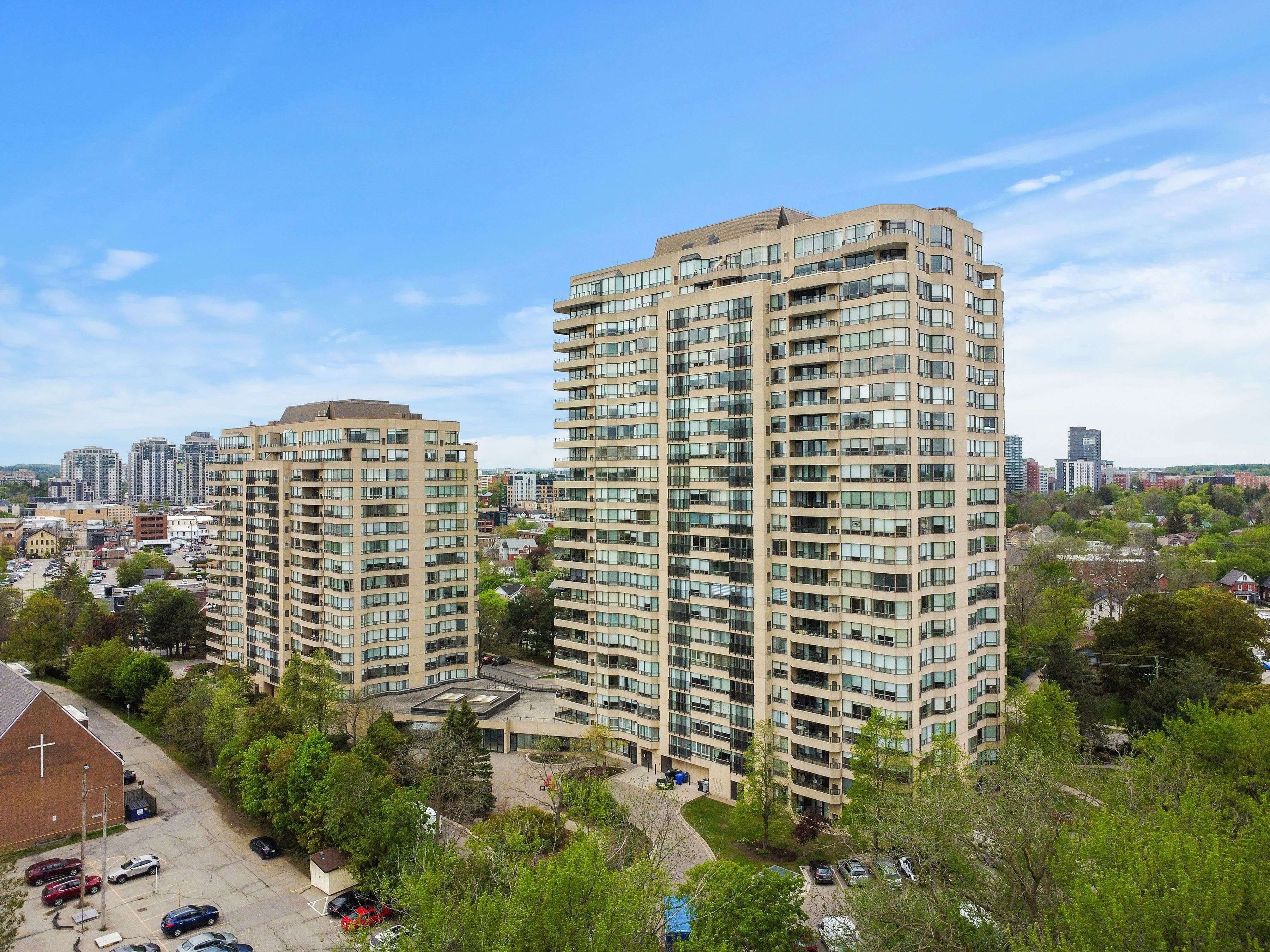 Waterloo, ON N2J 4S2,4 Willow ST #808