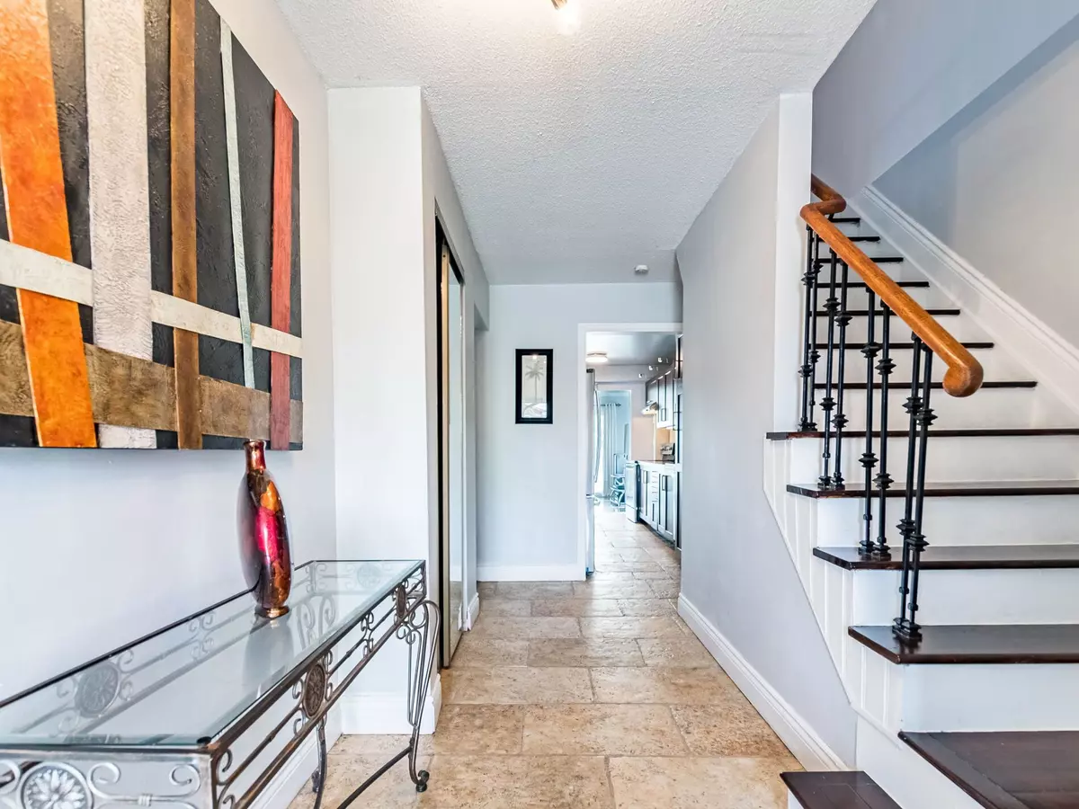 Mississauga, ON L5C 3W1,730 Galloway CRES