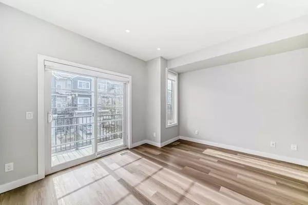 Calgary, AB T3R 2A2,710 Sage Hill GRV Northwest