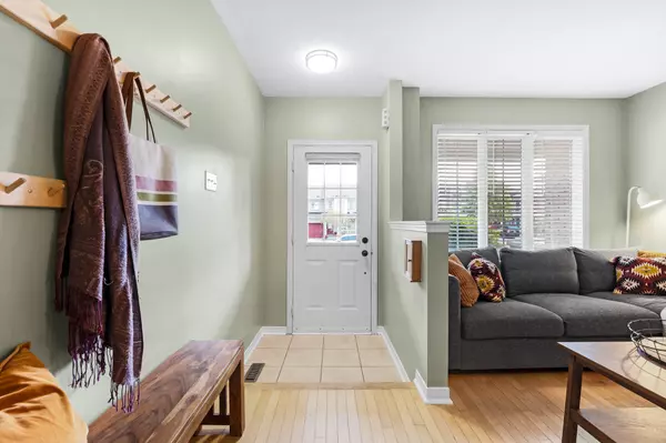Newmarket, ON L3X 2R3,390 Flagstone WAY