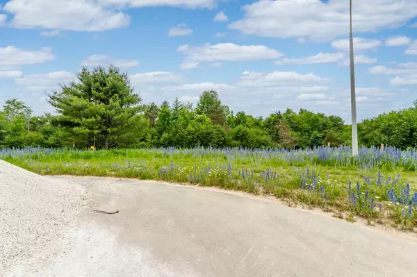 Springwater, ON L0L 1V0,13 Greenlaw Court CT